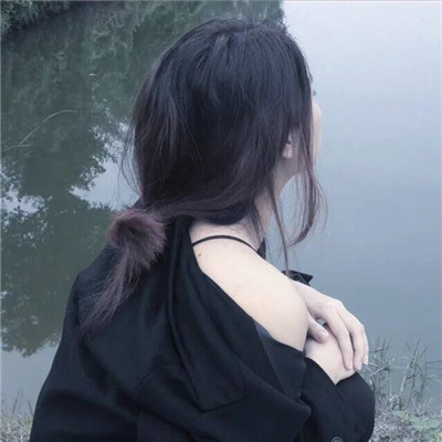 qq头像女生闺蜜3张图片