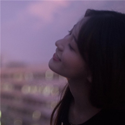 qq头像女生闺蜜3张图片