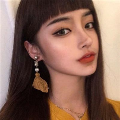 女生抽烟伤感带字头像图片