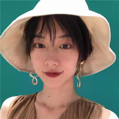 女生抽烟伤感带字头像图片
