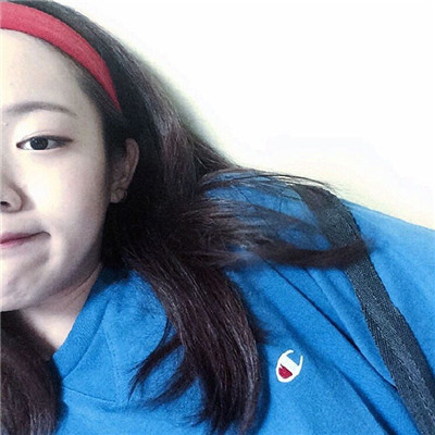 女生头像半身白色衣服图片