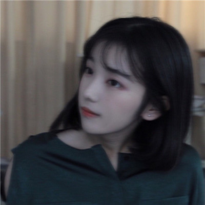 女生动漫黑白背影头像图片