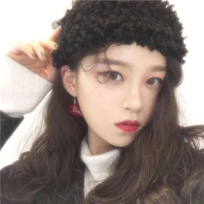 女生动漫黑白背影头像