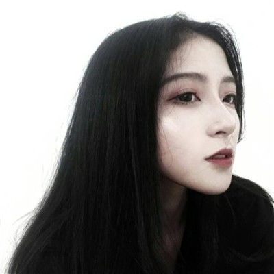 女生动漫黑白背影头像图片