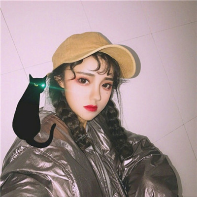 短发女生背影头像唯美图片