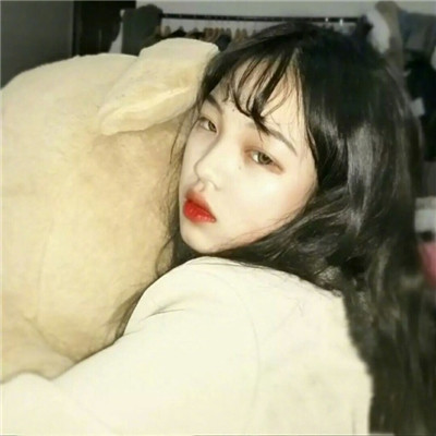 短发女生背影头像唯美图片