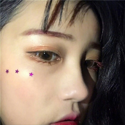 短发女生背影头像唯美图片