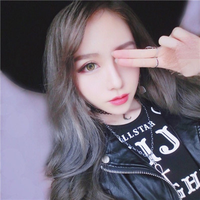 头像漫画女生短发女生图片