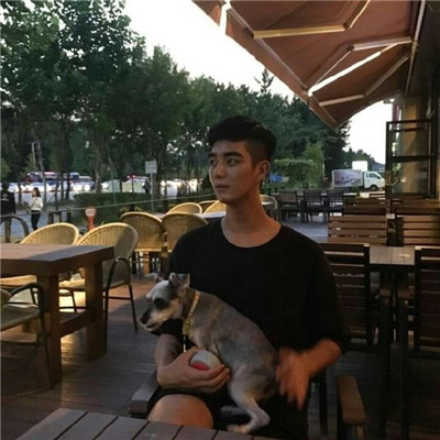 qq头像人抱着萌宠男生害羞女生霸气情侣头像图片
