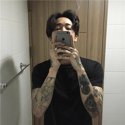2018个性一个男生用女生的动漫头像图片