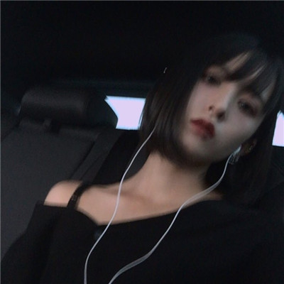qq头像女生黑白影子图片