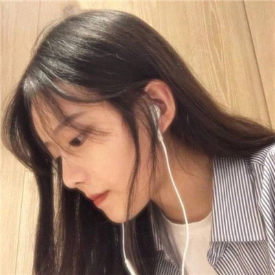 拿照相机的女生qq头像图片