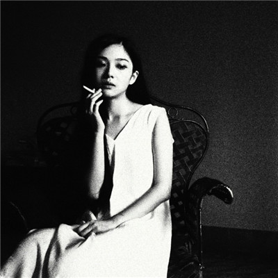 qq头像欧美女生彩色图片