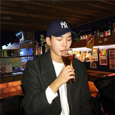 快手头像带烟的动漫男生头像图片
