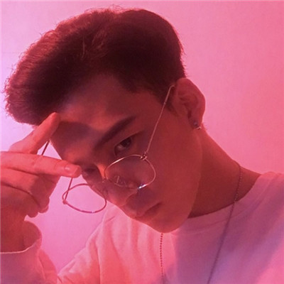 2018快手头像男生独自看花的头像图片