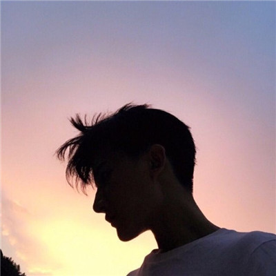 2018快手头像男生独自看花的头像图片