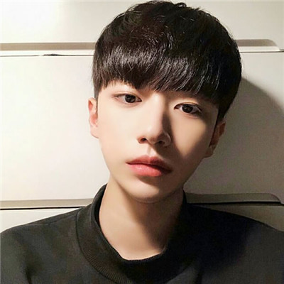 2018快手头像男生独自看花的头像图片