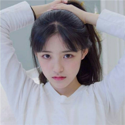 头像女生简单气质卡通图片