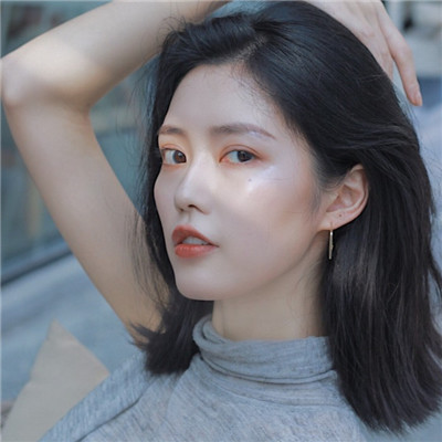 头像女生简单气质卡通图片