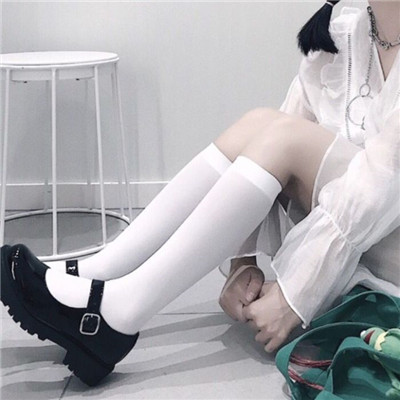 图中图女生带字qq头像图片