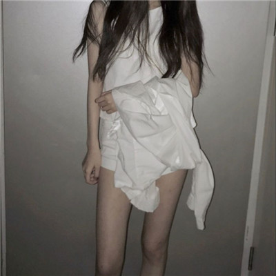 图中图女生带字qq头像图片