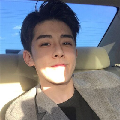 2018朋友圈背景图片背影男生头像图片