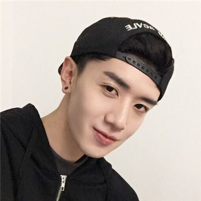 2018朋友圈背景图片背影男生头像图片