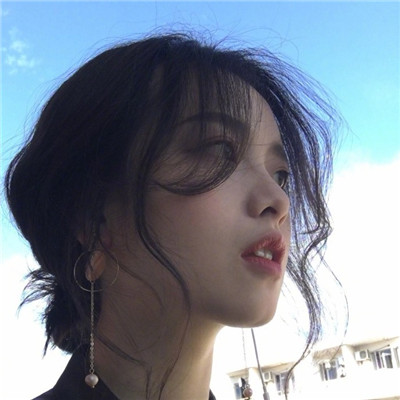 qq女生头像穿背带裤图片
