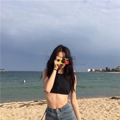 qq女生头像穿背带裤图片