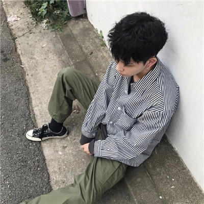快手帅气男生动漫头像烟图片