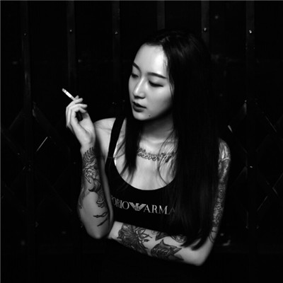 霸气带帽子的女生头像图片