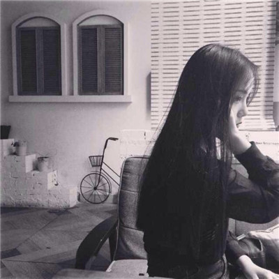 qq女生受伤流血头像图片