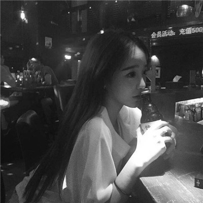 qq女生受伤流血头像图片