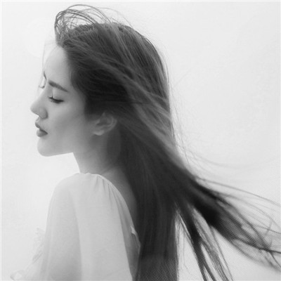qq女生受伤流血头像图片