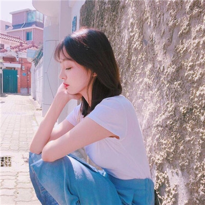 女生短发头像高冷图片图片