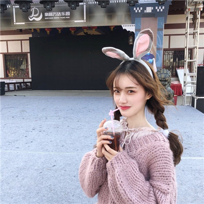 女生短发头像高冷图片图片