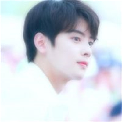 2018最火快手头像带红色手链的男生头像图片