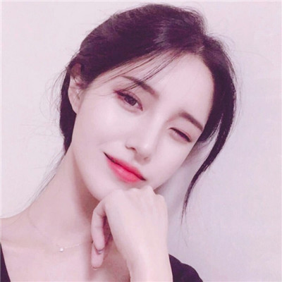 卷发女生侧脸头像女生