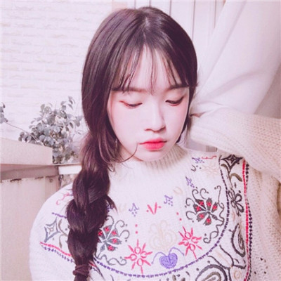卷发女生侧脸头像女生图片