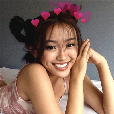 双麻花辫女生卡通头像