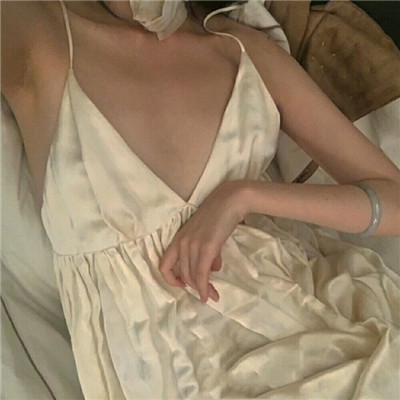 黑白手绘动漫头像女生图片