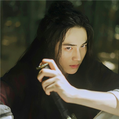 最新微信古风男生头像坐着后背图片