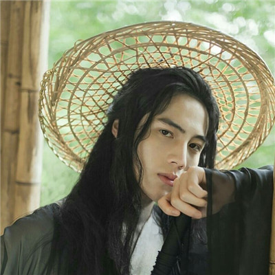 最新微信古风男生头像坐着后背图片