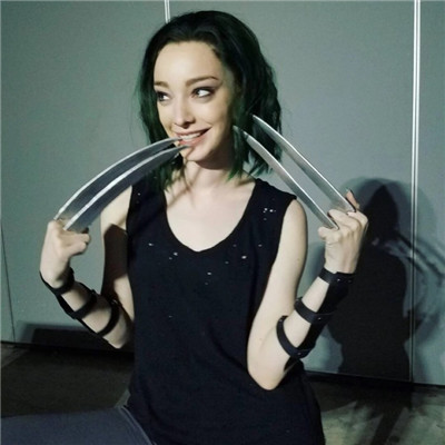 黑白唯美伤感女生头像图片