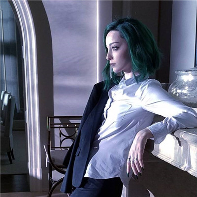 黑白唯美伤感女生头像图片