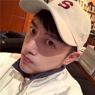 2018超帅气精神病院动画头像男生图片