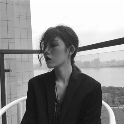 qq头像女生霸气动态图片