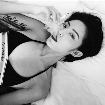 qq头像女生霸气动态图片