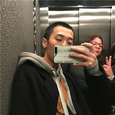 自恋特别帅的男生头像侧脸图片
