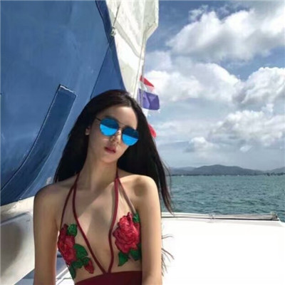白色衬衫头像女生头像图片